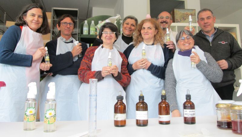 In gita all’Azienda Agricola che produce detersivi